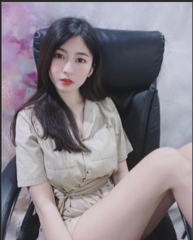 82社区舞蹈女神(LiSa)自拍