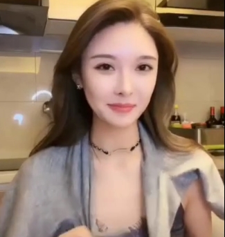 抖音美女主播大显神通擦边漏出怎么回事?