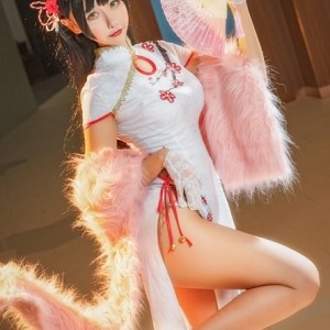 知名博主cos大佬:Momoko葵葵_上千套精美图集