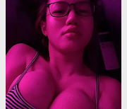 人气火爆童颜大奈浮力姬女神（娜美）私拍合集