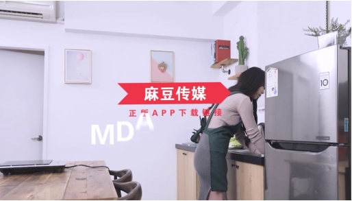 混乱的姐妹团圆火锅:麻豆姐夫加入的三人混战欲望