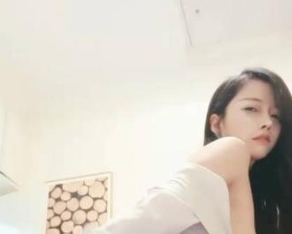 超人气本土美女网红浮力主播一库一库有尺度自摸银X热舞完整合集