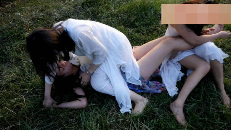 《小主三女孩草地TK》高清MP4视频,时长15分钟郊游游戏