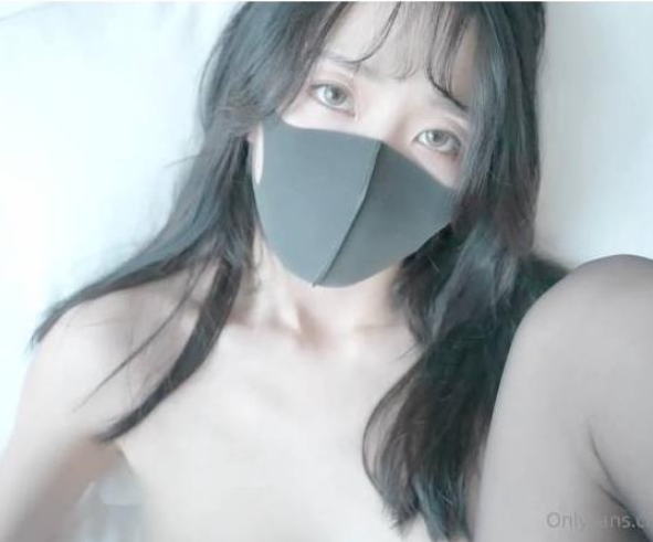 香港玩偶姐姐-黑丝短片私密玩偶