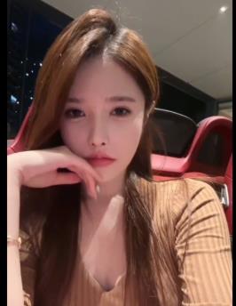 医美股东网红美女自拍作品,翘臀鼻子身材全都有