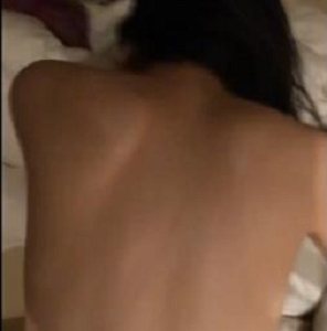 台湾情侣自拍:火辣身材惊艳全场
