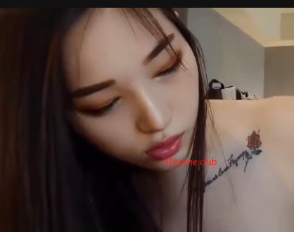 温柔姐姐自拍资源:用嘴车灯微胖,35分钟时长,小伙伴必看