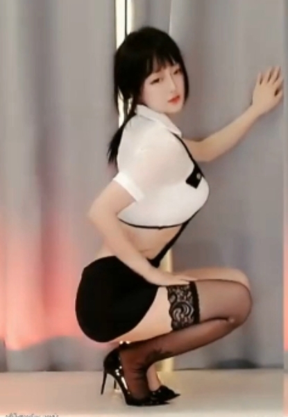 虎牙清纯少女林小花直播视频2020.12769M7奇怪姿势M