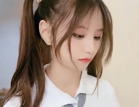 91茄子阿雅:清纯靓丽妹子自拍26部作品9.5G,黑森林无水印内部剧情