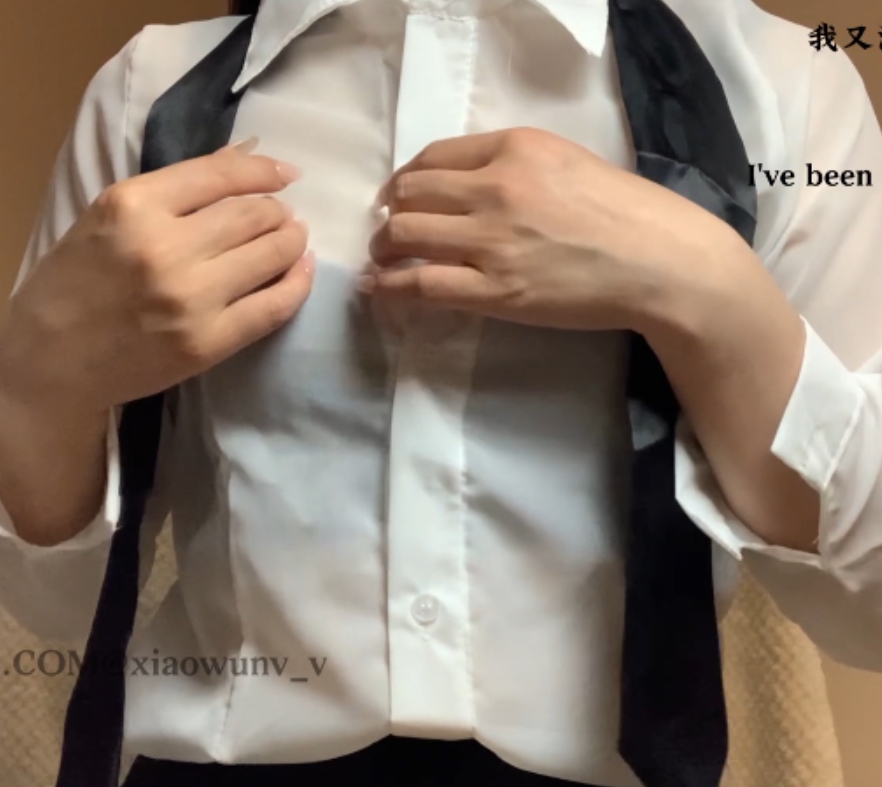 白衬衣骚御姐xiaowunv放飞自我,不明液体惊艳表演,1V+1.02G视频大小,百度盘下载解压搬运