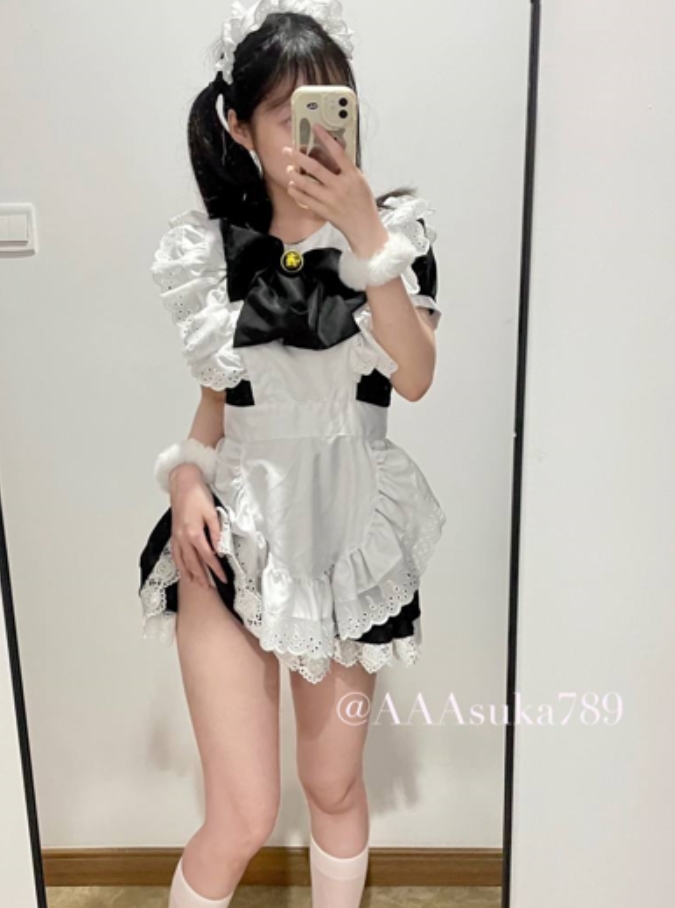 高颜值双马尾妹子『Asuka』互动私拍大放送，磁力链接曝光，车阵进入神秘处全收录，高清720P，43张照片+40个视频，2.34G爽到爆！