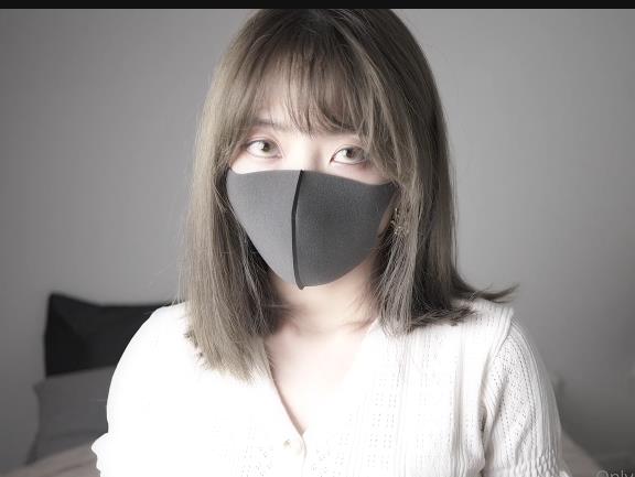 下了深刻的印象。观众们纷纷表示,玩偶姐姐的视频给他们带来了无限的惊喜和享受,让他们沉浸在纯爱的世界中无法自拔。赶紧下载观看这个时长25分钟的视频,感受玩偶姐姐带来的独特魅力吧!