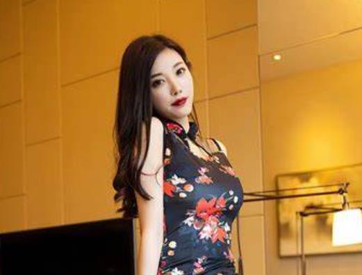 初瑞雪:女神丝足小语资源合集,黑丝美腿旗袍模特,视频大小7.1G