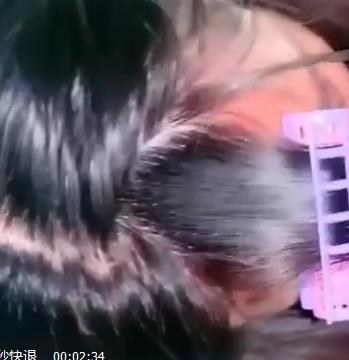 高三女生自拍14分钟视频，黄牛资源炒得火爆，包包棒棒糖惹人瞩目