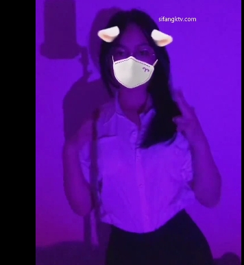 百合女大学生日常互动+带假棒子挑战传统[25v+1.86G][百度盘]