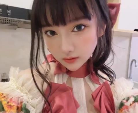 《小尤奈酱合集：61集7.3G绯闻视频，抖音美少女的直播秘辛揭秘》