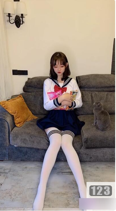 网红小李老师登场！136部视频震撼上贤娆视频长度高达1GB