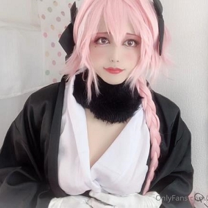 独特魅力!日本伪娘coser-momo小合集22V,10G