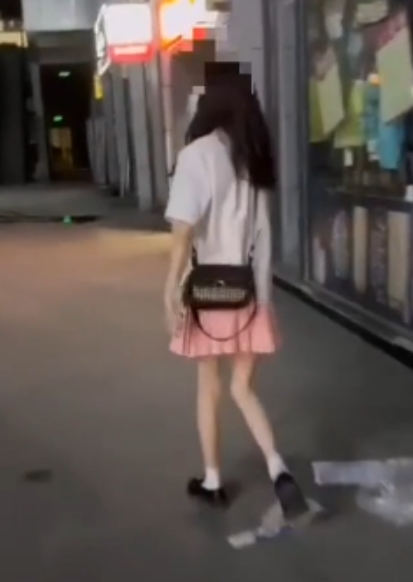 海角社区付费视频大合集,自行打包收集,爱自取