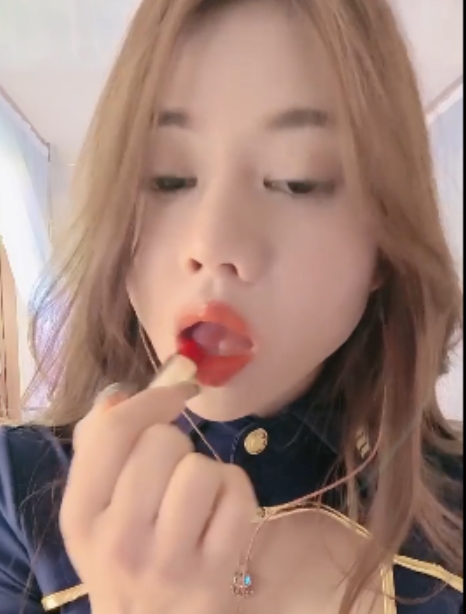 享这些视频的同时,也能够理性对待转载搬运的现象,保护好网络环境,共同营造一个健康的网络空间。