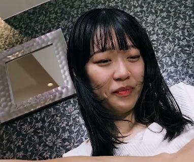 高清完整版岛国资源:教育实习生身材惹粉丝眼,槽点发型也掩不住魅力