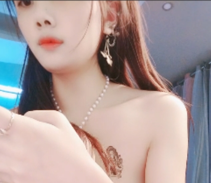 18岁宝宝饿了，丝袜诱惑，视频大小174v434.6g，收藏365、百度、ED2K，新增141v，网友热议的年轻美女视频