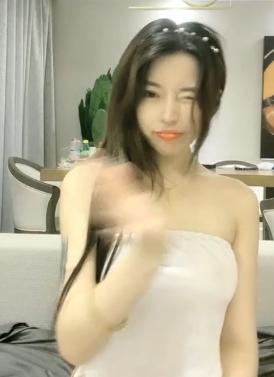 网红大球女神小雅酒店醉酒自嗨视频合集4.02GB