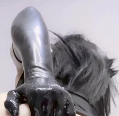 《TS屋檐三个橙子酱》20分钟珍藏级资源，浴缸爱好者必看！身材超好，手让人嘴合不拢，道具长到三米！别错过这部惊艳视频！