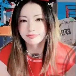 霸王兽苏恩美腿表演：双视角视频下载