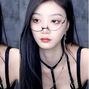 付费热舞虎牙CC耶耶最新合集53V5.28G，定制精彩表演