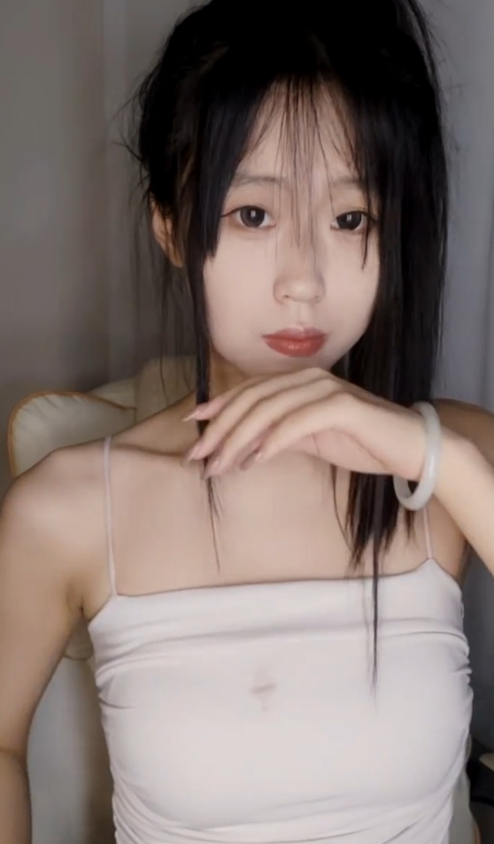 舞蹈系校花妹子小羊最新合集325V137.3G,精彩舞蹈表演