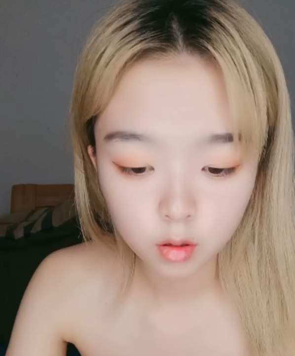 颜值一线天小妹妹姨妈来了最新合集1V1.1G,情难自禁百度云