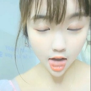 斗鱼新晋人气童颜软萌美少女小妲己萌妹有尺度合集27V387M,水中比基尼仙女