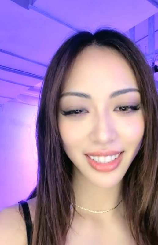 娜美的秘密幻境:140个精彩钢管舞视频,15.4G震撼收藏!