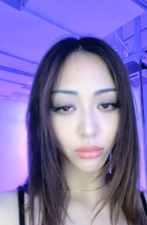 娜美的秘密幻境:140个精彩钢管舞视频,15.4G震撼收藏!