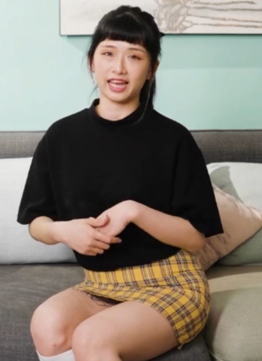 香蕉传媒小辣椒给力直播16部10.1G汁水横溢