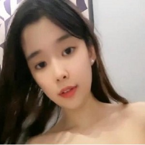 抖音嘛露芽子劲爆自拍3V2.1G优质