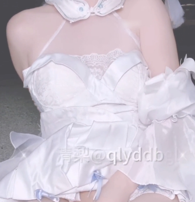 百度云清梨入门私拍2V1G视频合集2部500MB球前起伏神态迷离狂热粉争藏