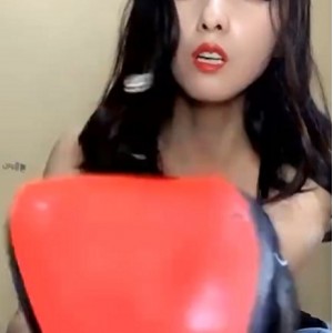 套路直播LisaQueen精彩合集20部10G，内容丰富多样