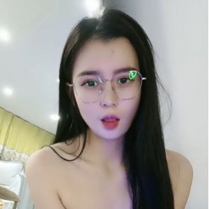 快手元宝眼镜娘抖舞合集41部60.6G这反差绝了