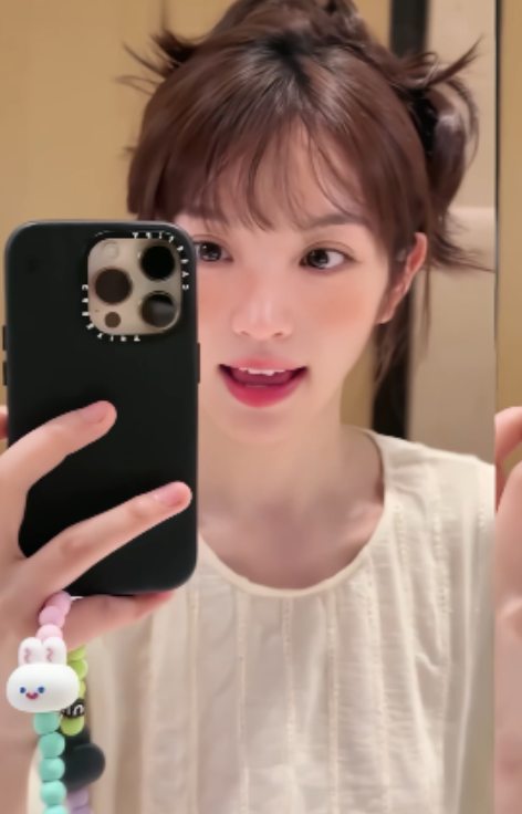 田曦薇AI换脸推特福利1V240M溢出荧幕