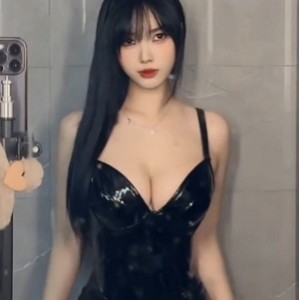 秘圈琳铛超反差私房合集2.75G动作大胆