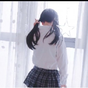 推特ROLAKIKI苏苏超火辣合集88部50G服装盛宴