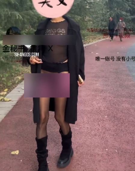 推特金秘书温泉私拍6部1.8G自动鸟玩到腿软