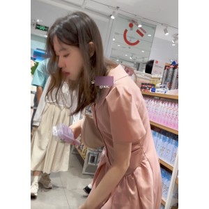 超勾人街拍粉色长裙学生妹1部超清实拍517.9MB