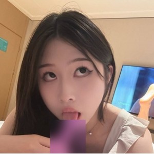 超清纯欣宝TS私房视频网友打包1部442M