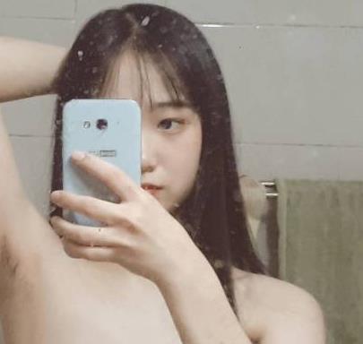优质清纯高质量天然反差女神(黄晓盈)电报群泄密散播