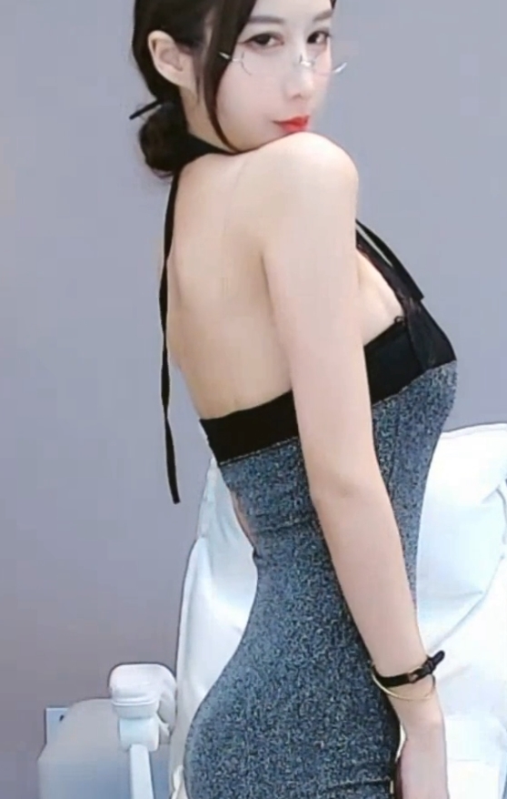 斗鱼热舞主播小南南飞机火箭私藏福利11.11G合集探头