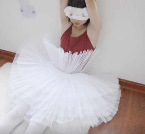 虎牙森萝财团子指教合集1V1.17G芭蕾白丝训练视频