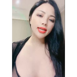 半糖瑞瑞韵味熟女私拍合集29.6G身材傲人